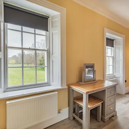 Meadow View-uk36729